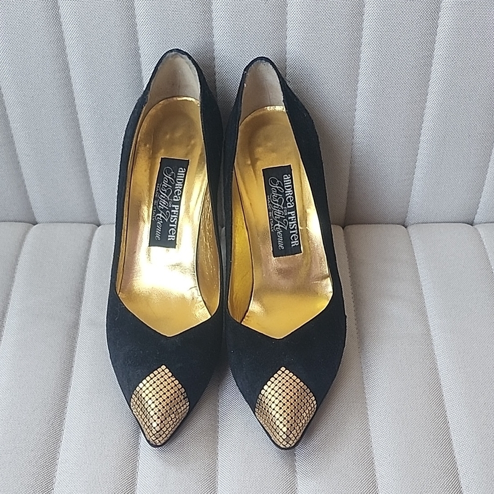 Saks Fifth Avenue Black and Gold Heels with Metallic Accents